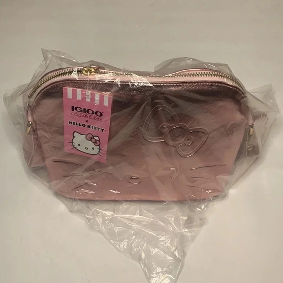 Hello Kitty Crossbody Rose Gold Embossed Insulated Bag Limited Edition NWT - Picture 3 of 7